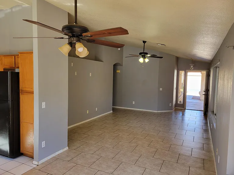 4953 W Oraibi Dr — Photo 4