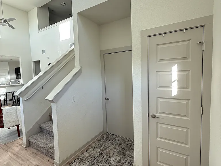 220 Merrick Rd — Photo 8