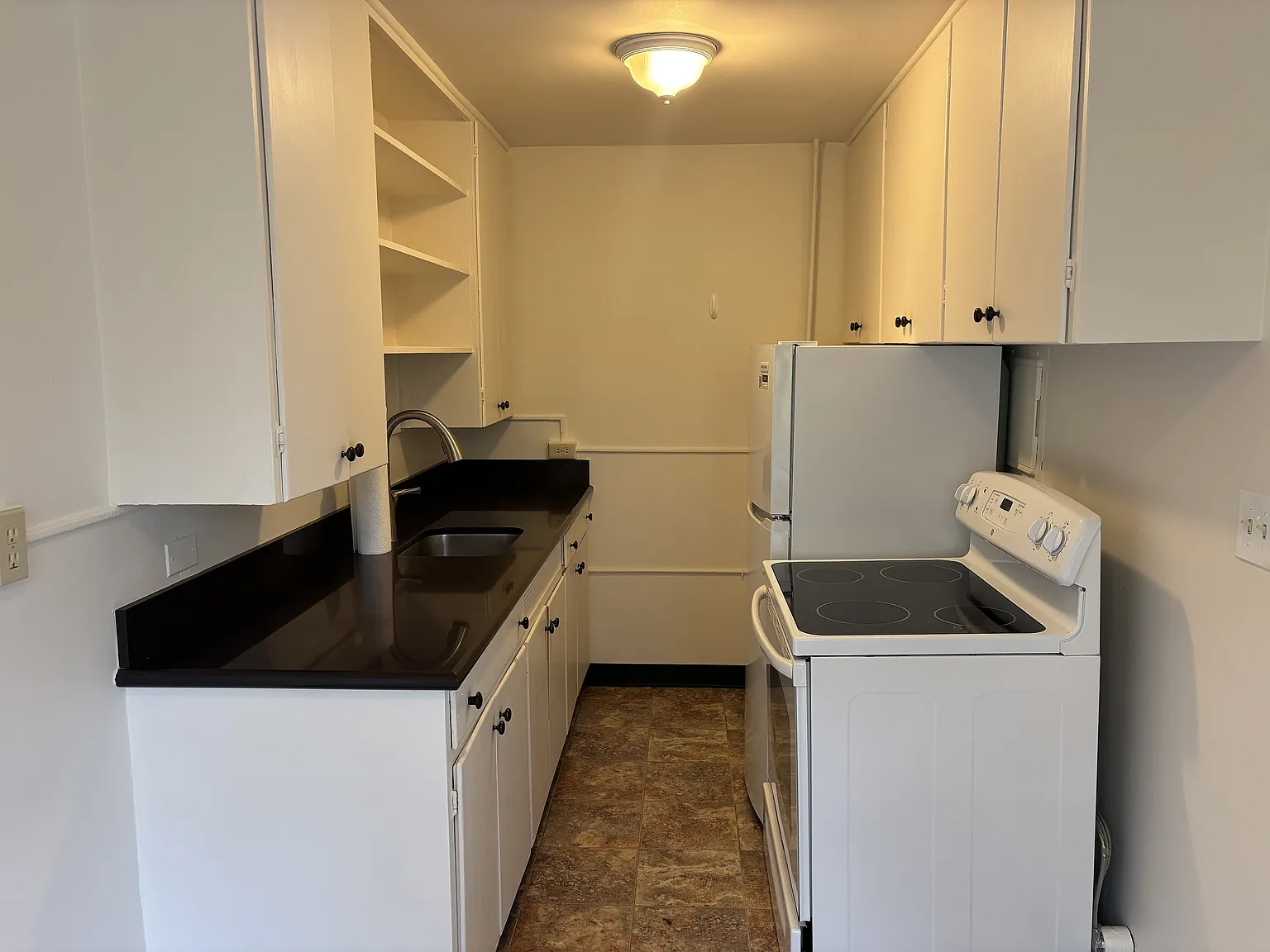 Denny Apartments — Photo 3