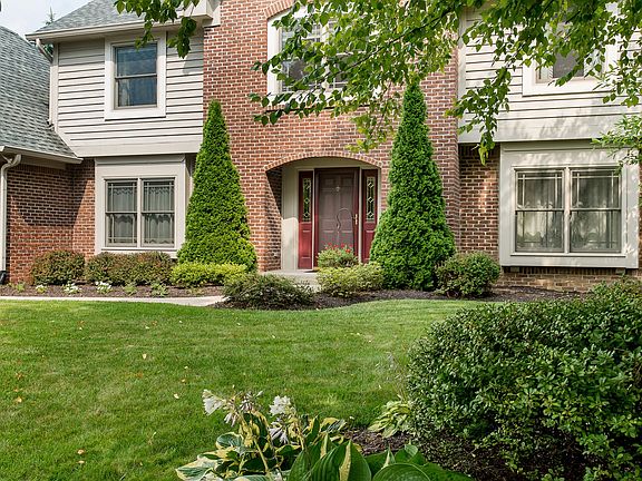 4th image of 985 Arrowwood Dr