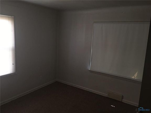 5th image of 3541 Dean Ave