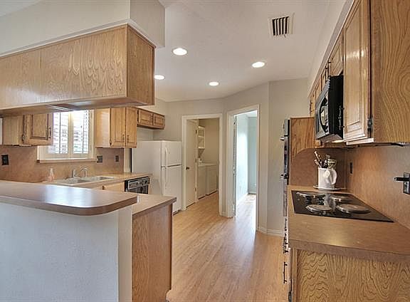 5th image of 1900 Villanova Dr