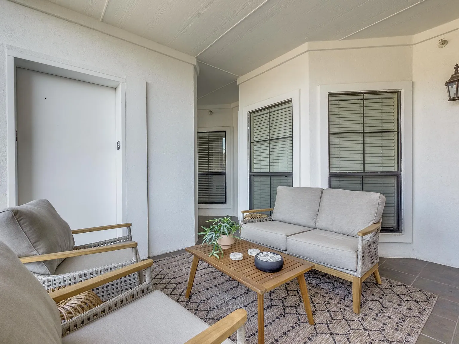 3 bed, 2000 sqft, $5,000 — Photo 4