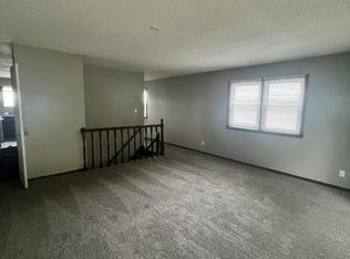 825 Valley Woods Dr UNIT A, Grain Valley, MO 64029