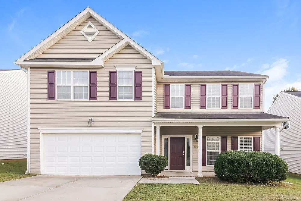 4 bed, 2.5 bath, 2539 sqft, $2,440 — Photo 1