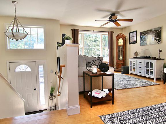 4th image of 37 Glenwood Avenue #1