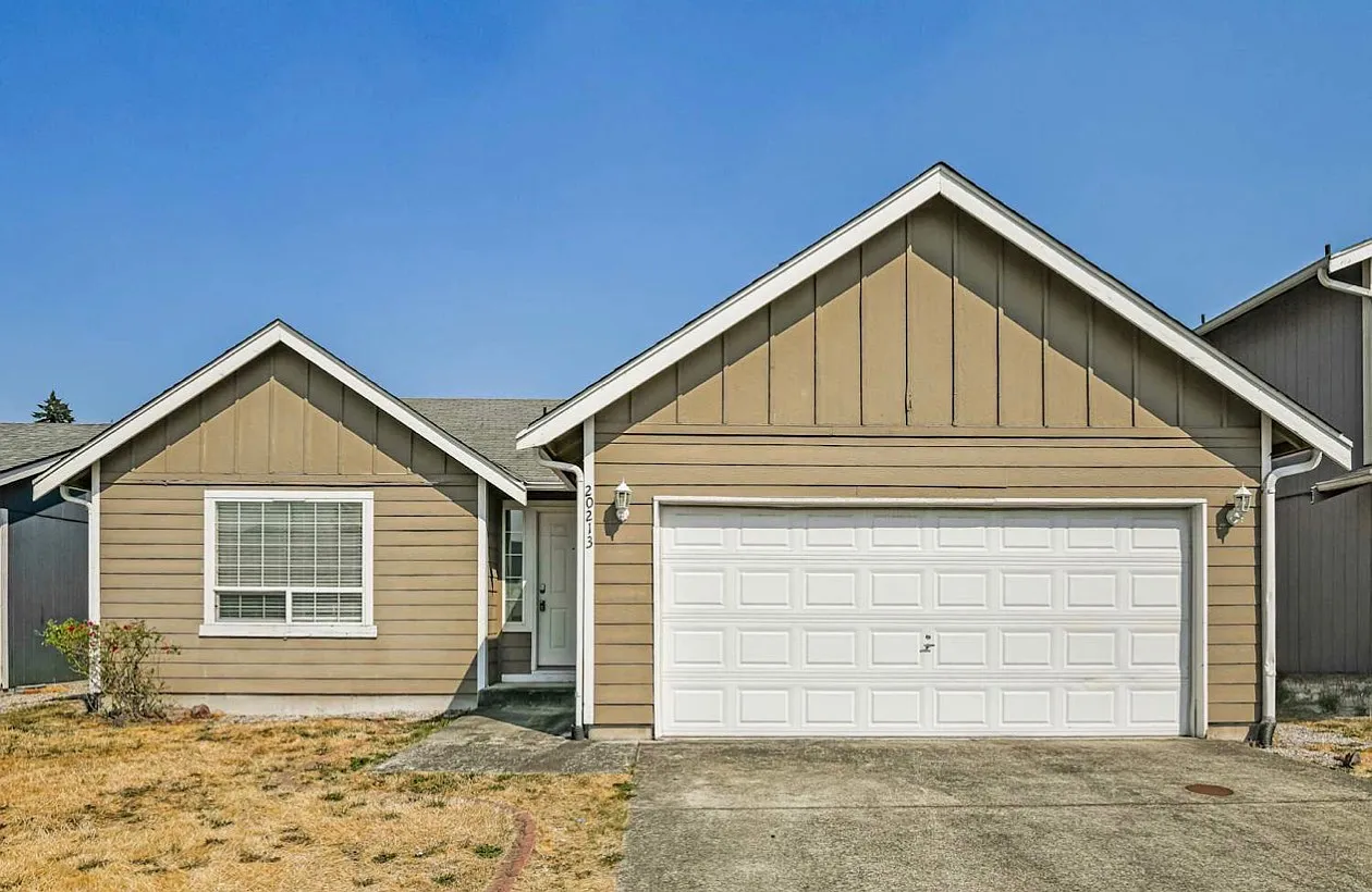 3 bed, 1258 sqft, $2,639 — Photo 1