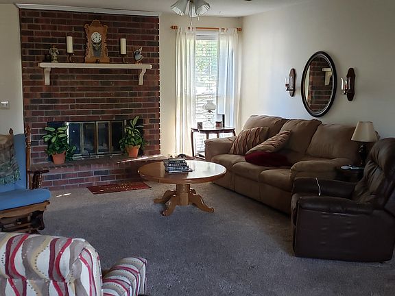 2nd image of 115 Sam Davis Dr
