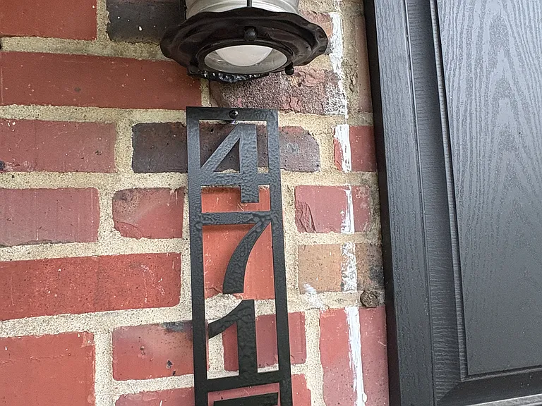 4715 Bancroft Ave — Photo 2