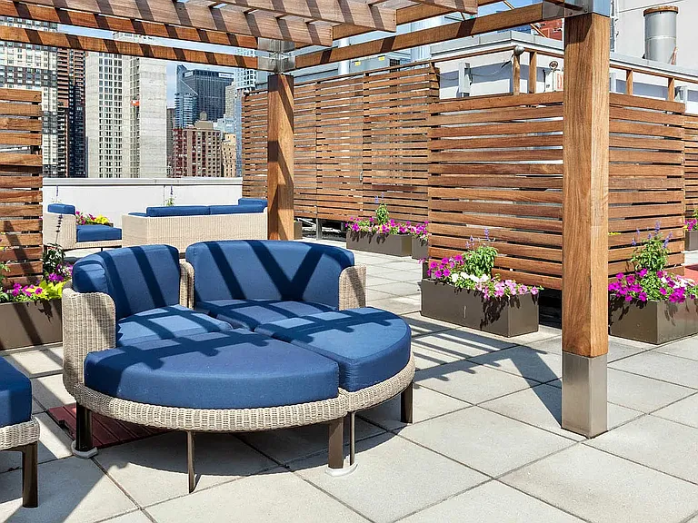 431 W 37th St #5E — Photo 21