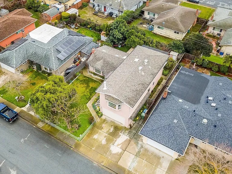 514 Willow Ave — Photo 10