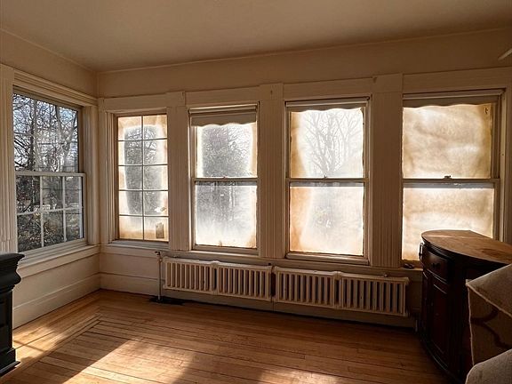 3rd image of 186 Buckingham St