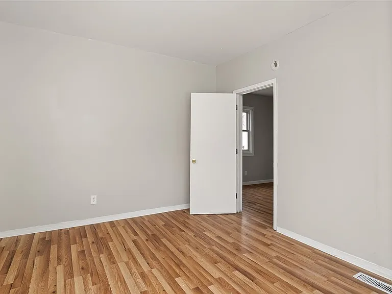 127 Conkey Ave — Photo 10