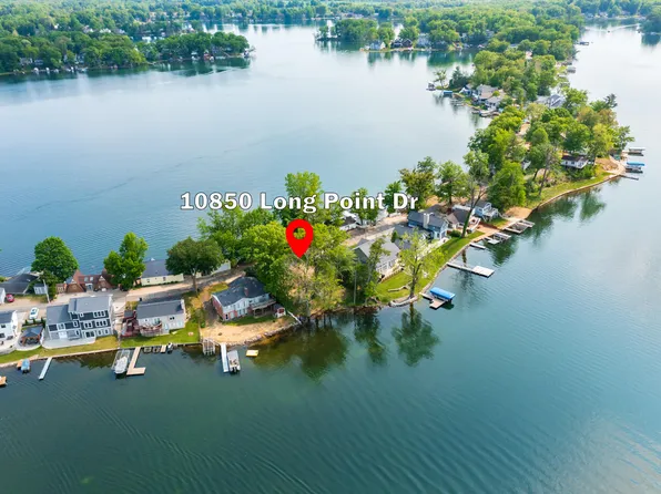 10850 Long Point Dr, Plainwell, MI 49080