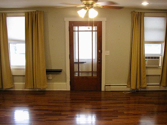 3rd image of 15 E Emmett St