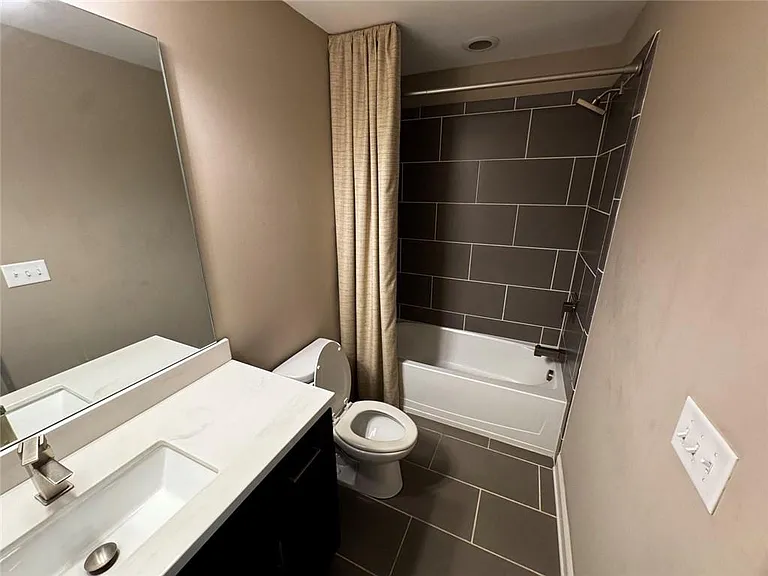 1922 Townsend Ct #7 — Photo 15