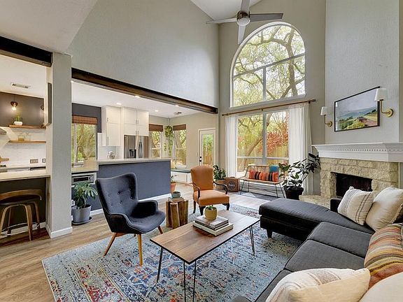 4th image of 4704 Fannin Falls Pl