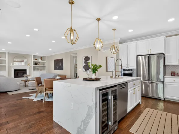 949 Toulouse Way, Martinez, CA 94553