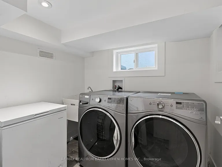43 Helena Ave — Photo 32