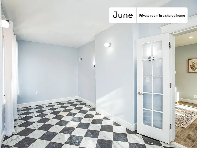 2826 Pennsylvania Ave SE #C — Photo 3