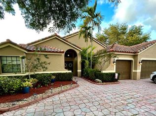 8975 Southern Orchard Rd S, Davie, FL 33328