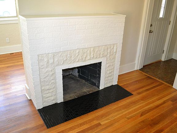 5th image of 855 Dickinson St SE