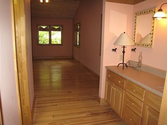 Additional view of bathroom