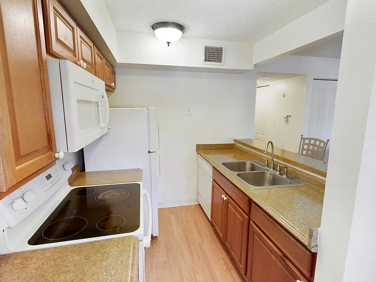 1705 Heatheridge Rd #G202 — Photo 5