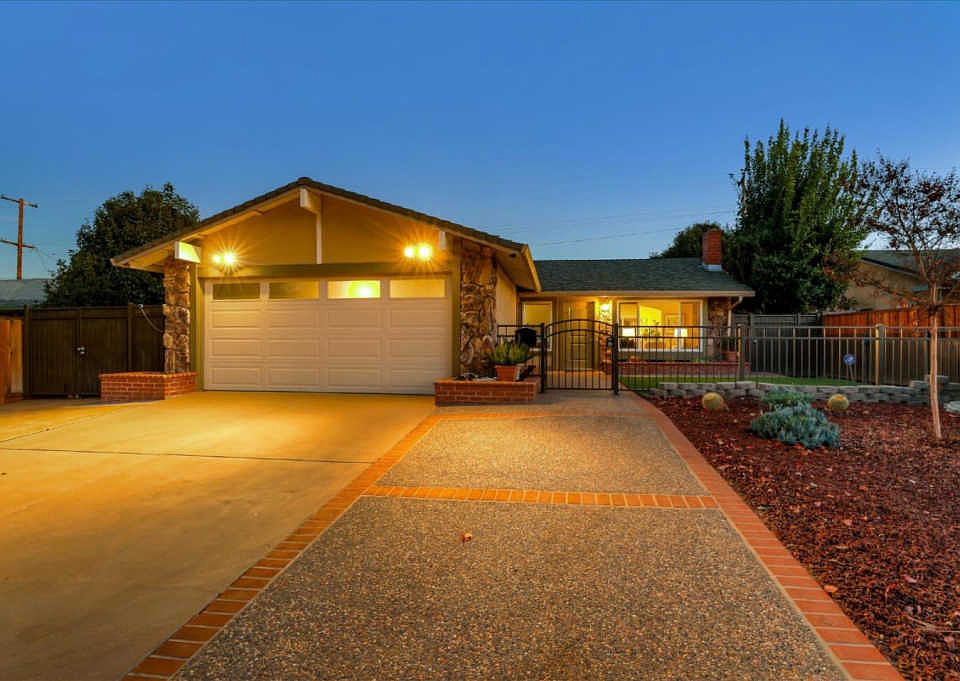 1st image of 2102 Lyons Dr