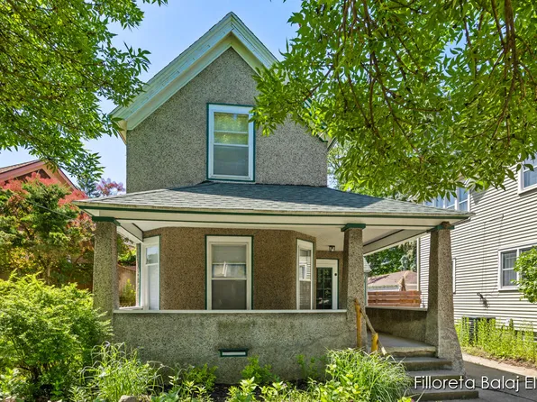 678 Lake Dr SE, Grand Rapids, MI 49503