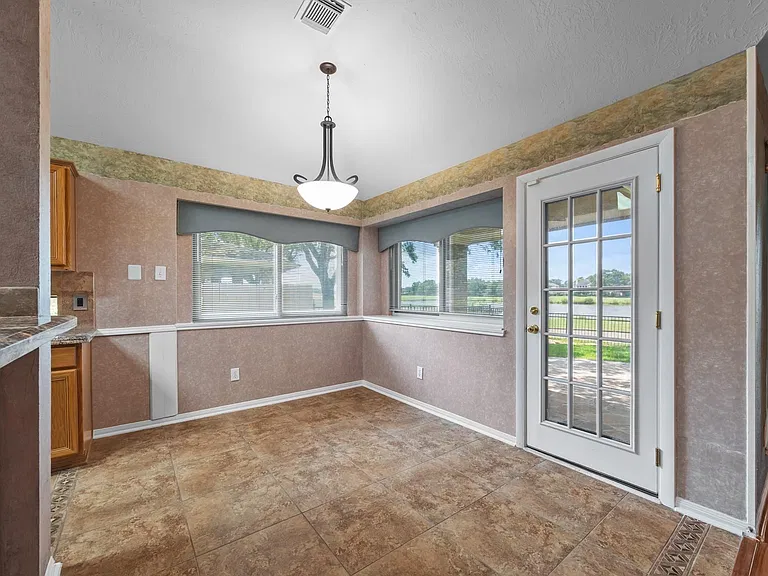 2723 Shelby Dr — Photo 7