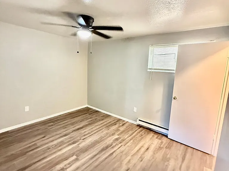 Boulder Manor — Photo 10