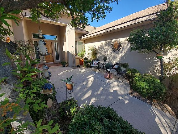 3rd image of 4719 Laurel Canyon St