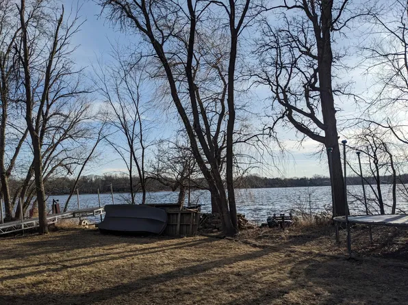 5635 Evergreen Ln N, Plymouth, MN 55442