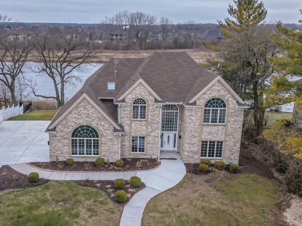411 Westridge Rd, Joliet, IL 60431