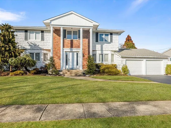19 Williams Drive, Massapequa Park, NY 11762