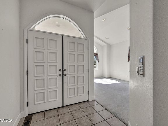 4th image of 1172 Country Club Dr
