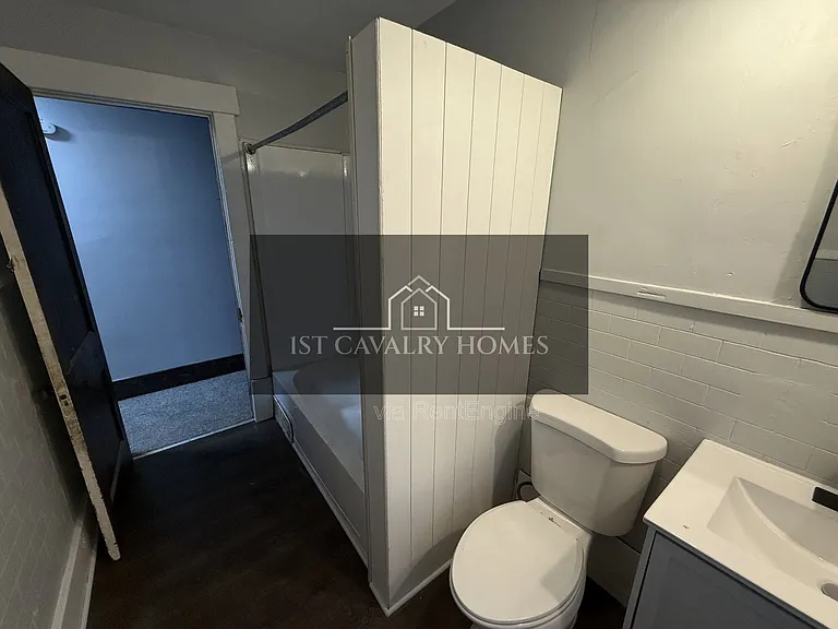 242 Park Ave SW — Photo 10