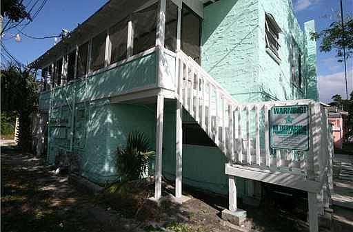 2nd image of 221 N H St APT 10