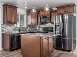 805-807 S Wardwell Ave, Emmett, ID 83617