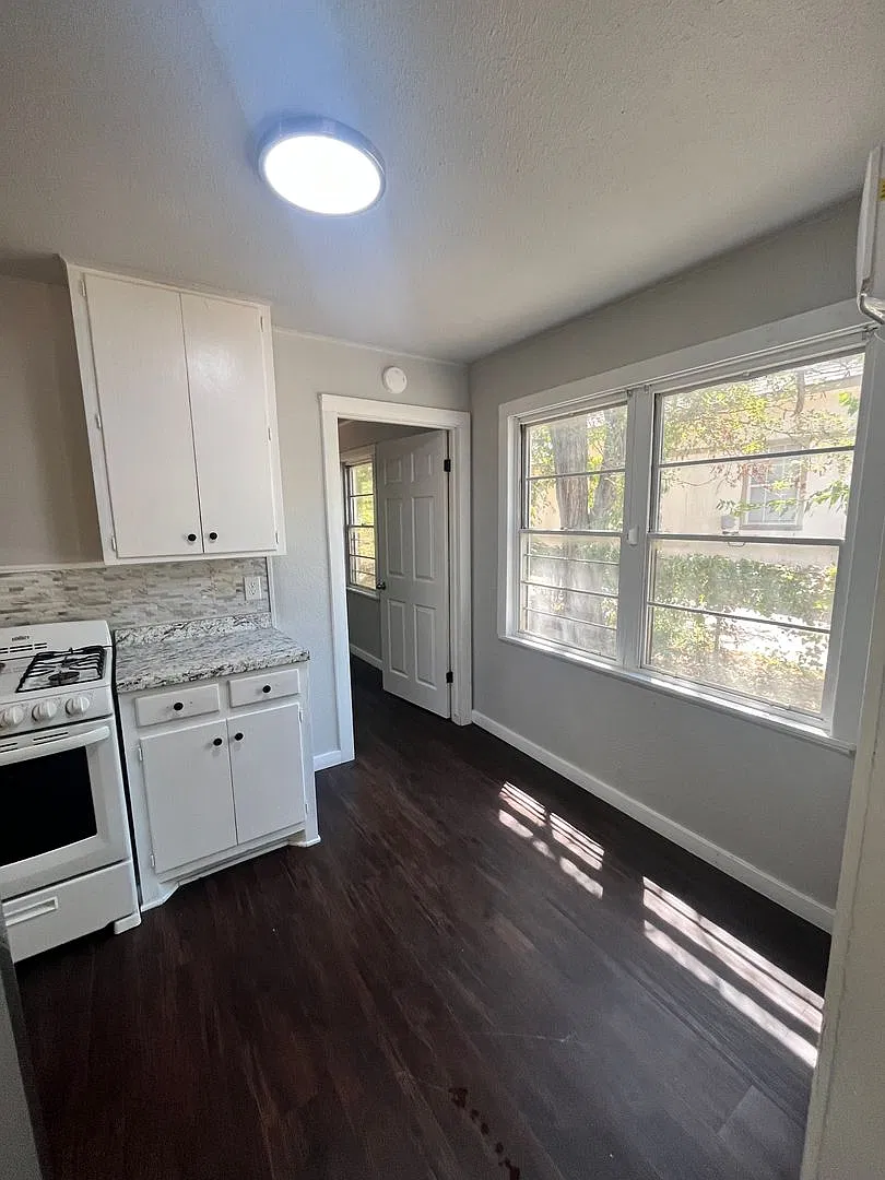 Newly Remodeled 1 Bed/1 Bath Available Now! — Photo 3