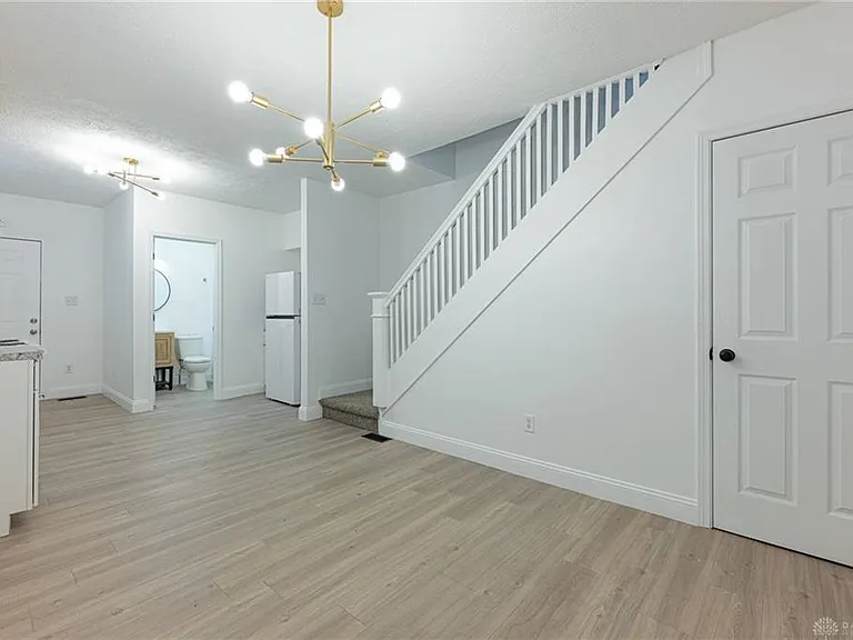 321 Deeds Ave #319 — Photo 3