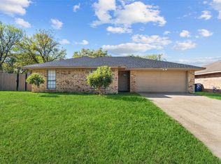 500 Pidgeon Ct, Desoto, TX 75115