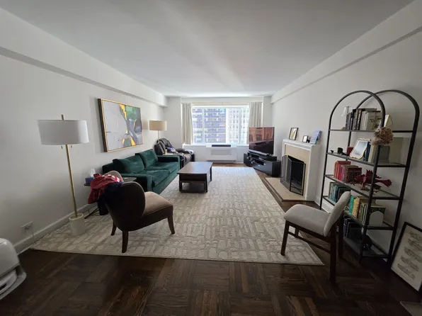41 W 58th St APT 9A, New York, NY 10019