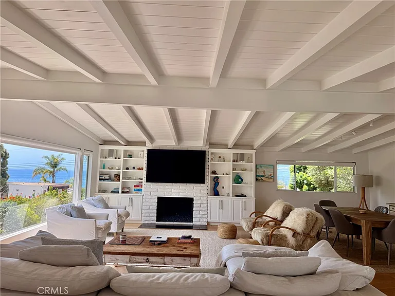 234 La Brea St — Photo 4