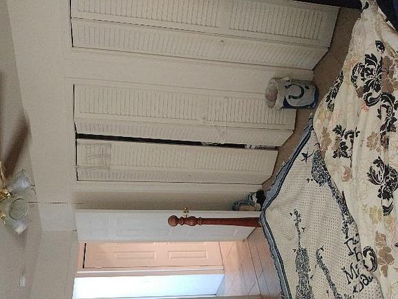 3rd image of 214 NE 9th Ave