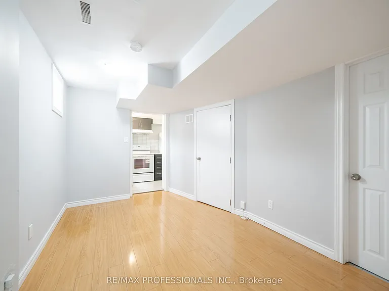 35A Bowie Ave #BASEMENT — Photo 5
