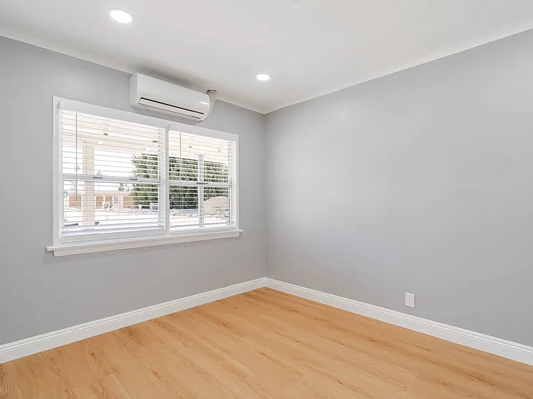 1051 Western Ave #C — Photo 7