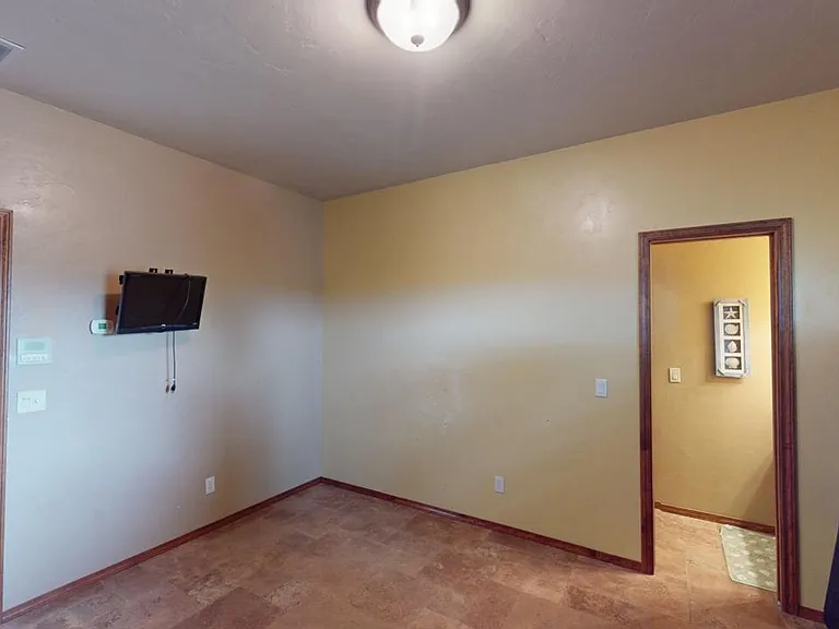 142 Griffin Rd — Photo 66