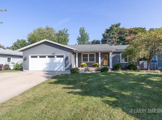 2159 Tyler St, Jenison, MI 49428
